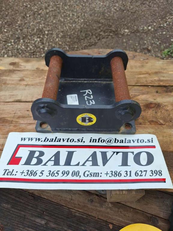 S30 for 2 ton excavators Attachment plate Photo 1