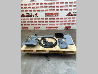 Housing and interior cabin parts for Hitachi ZX135US-7 sold by Massucco T. Srl Area Ricambi