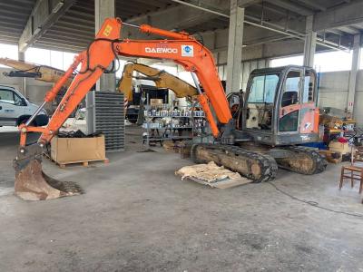 Daewoo Solar 75-V sold by Metec Srl