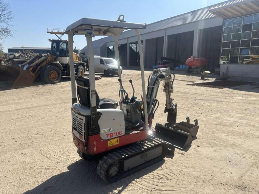 Takeuchi TB 108 3 buckets Photo 5