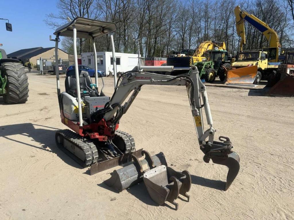 Takeuchi TB 108 3 buckets Photo 7