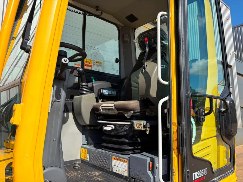 Takeuchi TB295W-1 Photo 23