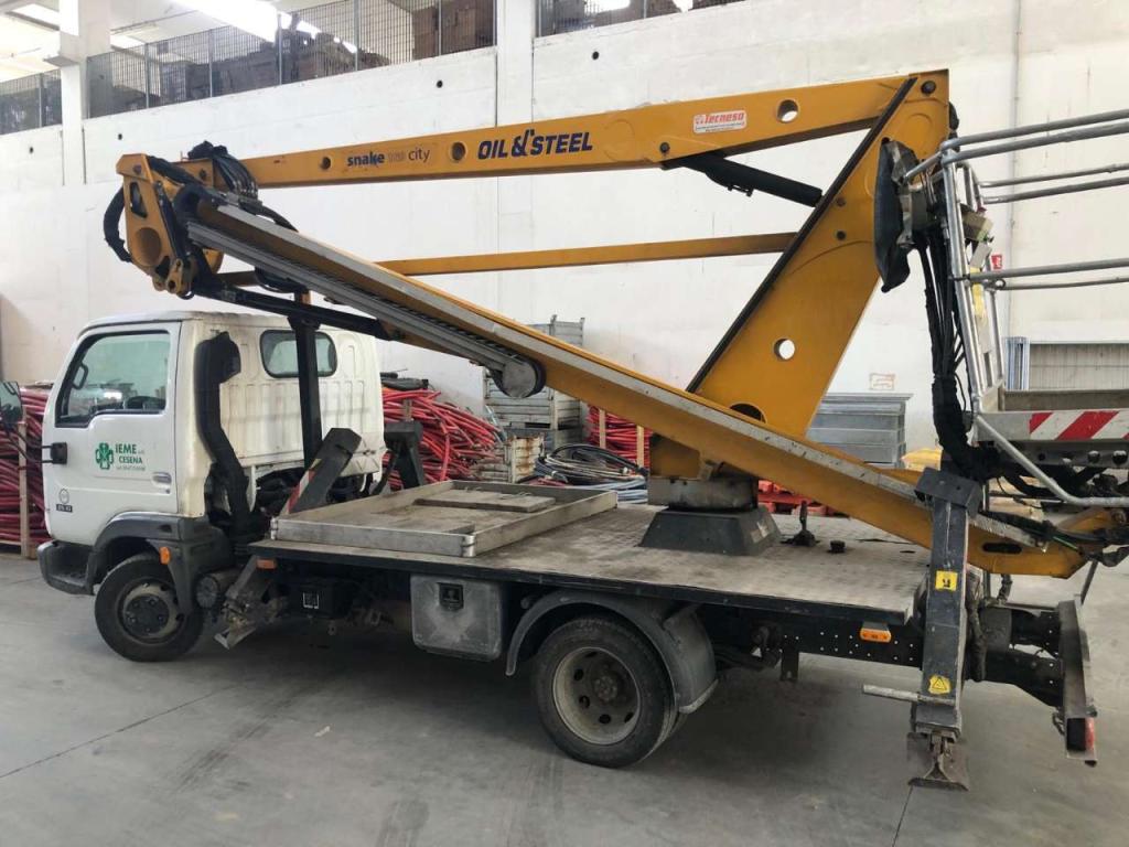 Nissan TL 35 Photo 1