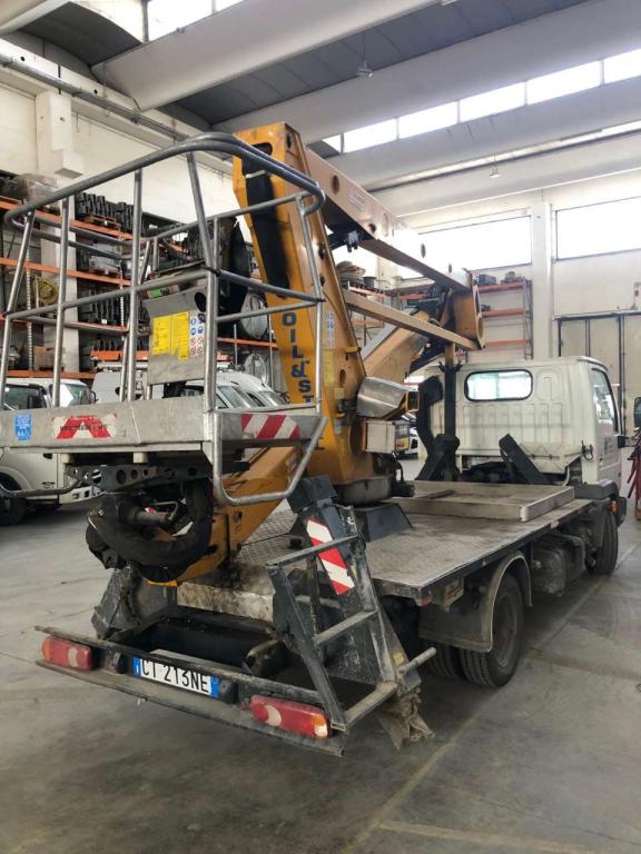 Nissan TL 35 Photo 2