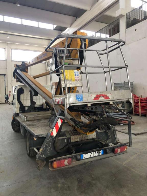 Nissan TL 35 Photo 6