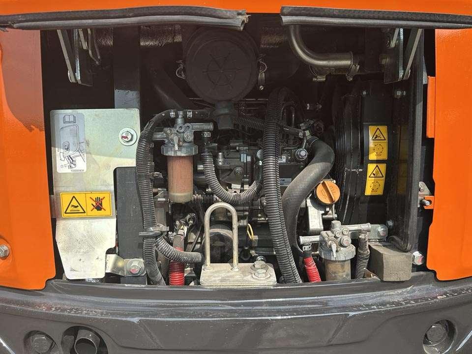 Hitachi ZX19-6 CR Photo 10