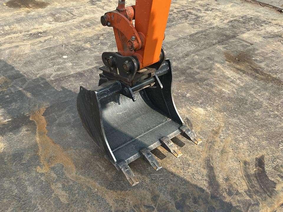 Hitachi ZX19-6 CR Photo 8