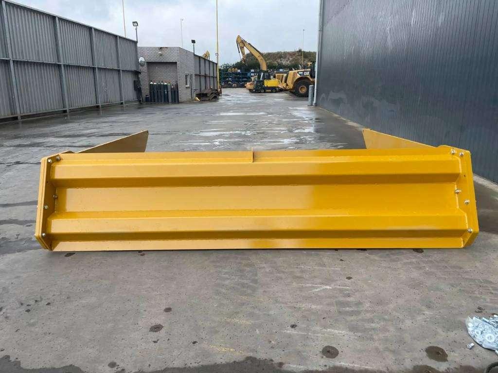 Rear hatch for Volvo A 25 G Photo 11
