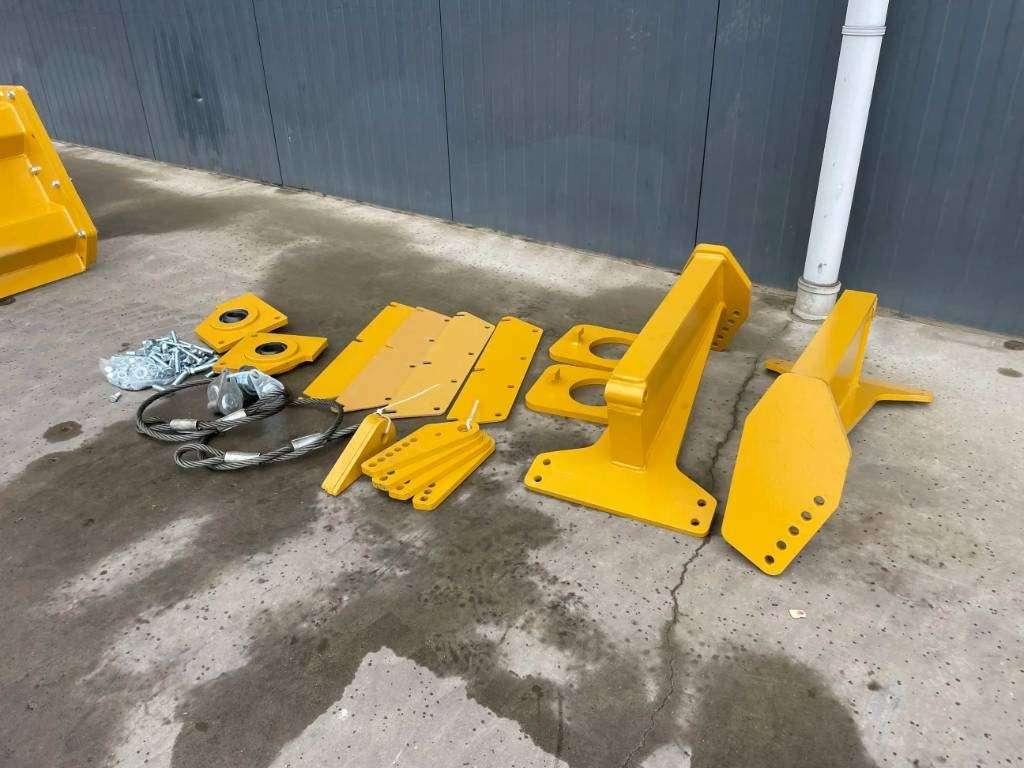 Rear hatch for Volvo A 25 G Photo 13