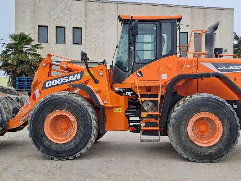 Doosan DL300-5 Photo 2