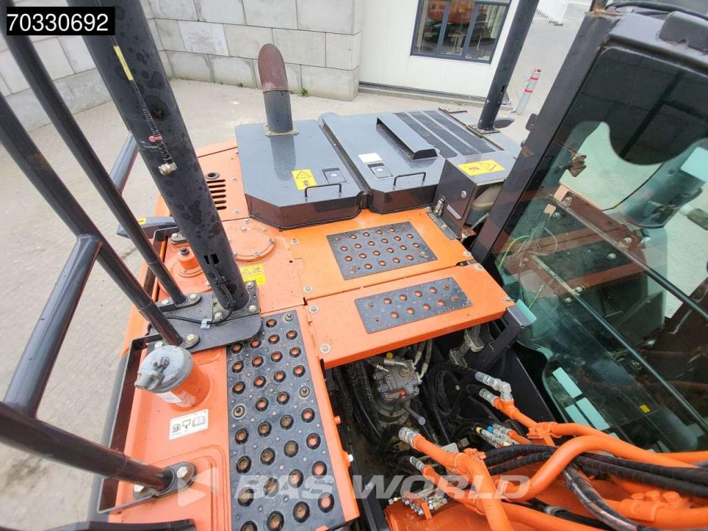 Hitachi ZX130 LCN -7 2 Buckets Photo 29