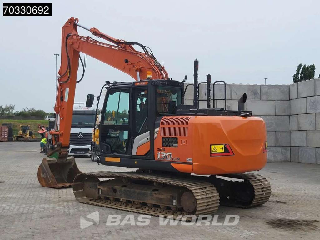 Hitachi ZX130 LCN -7 2 Buckets Photo 3