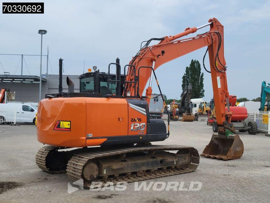 Hitachi ZX130 LCN -7 2 Buckets Photo 8