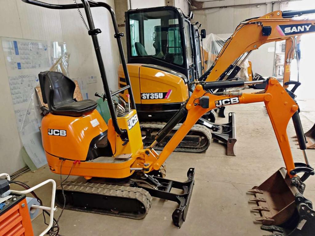 JCB 8008CT Photo 2