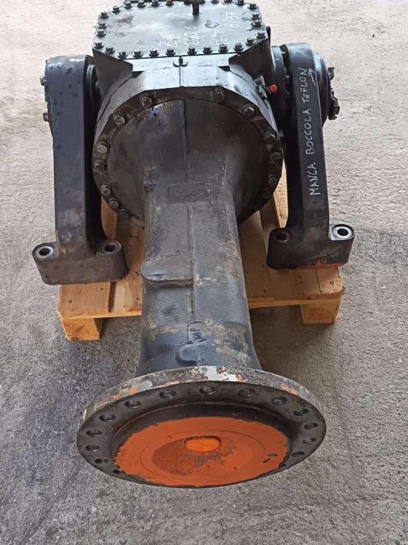Rear axle for Hitachi ZW 250 Photo 3