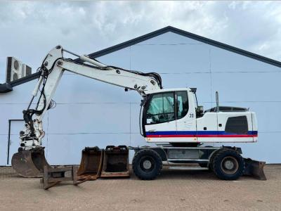 Liebherr A920 - Wimmer Tiltrotator / Triple Boom Photo 1