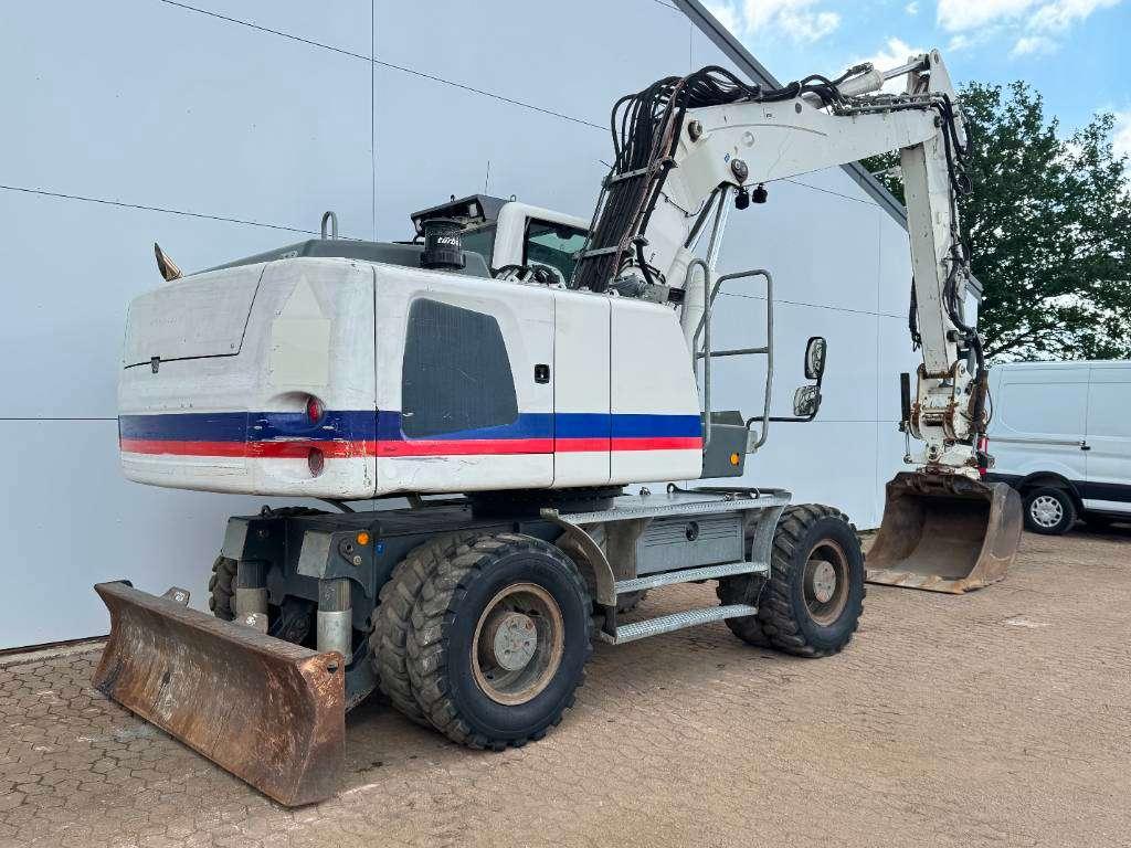 Liebherr A920 - Wimmer Tiltrotator / Triple Boom Photo 5