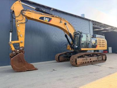 Caterpillar 352F sold by Smitma B.V.