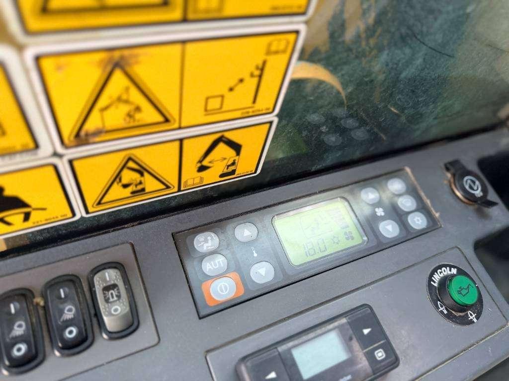 Caterpillar 352F Photo 6