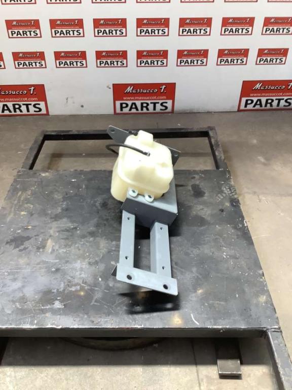 Water tank for Hitachi ZX 135US -7 Photo 2