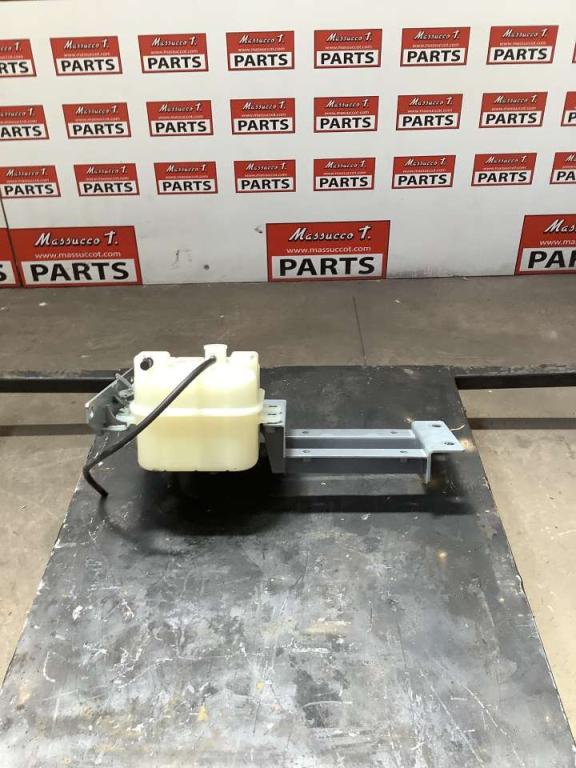 Water tank for Hitachi ZX 135US -7 Photo 3