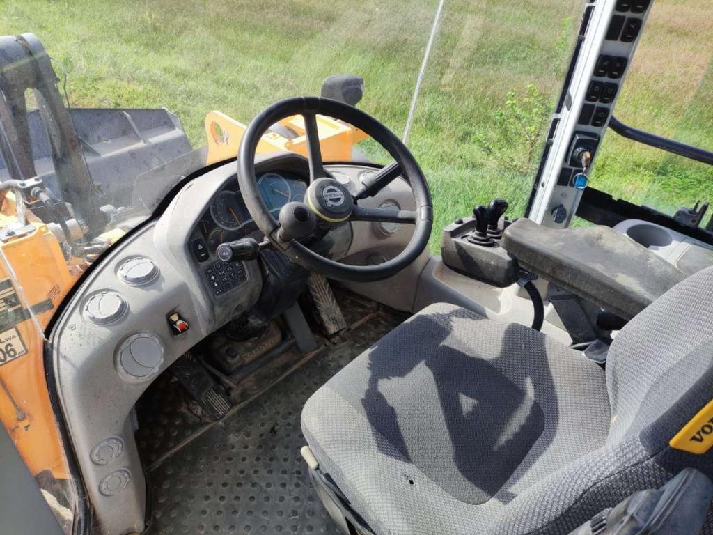Volvo L110H Photo 5