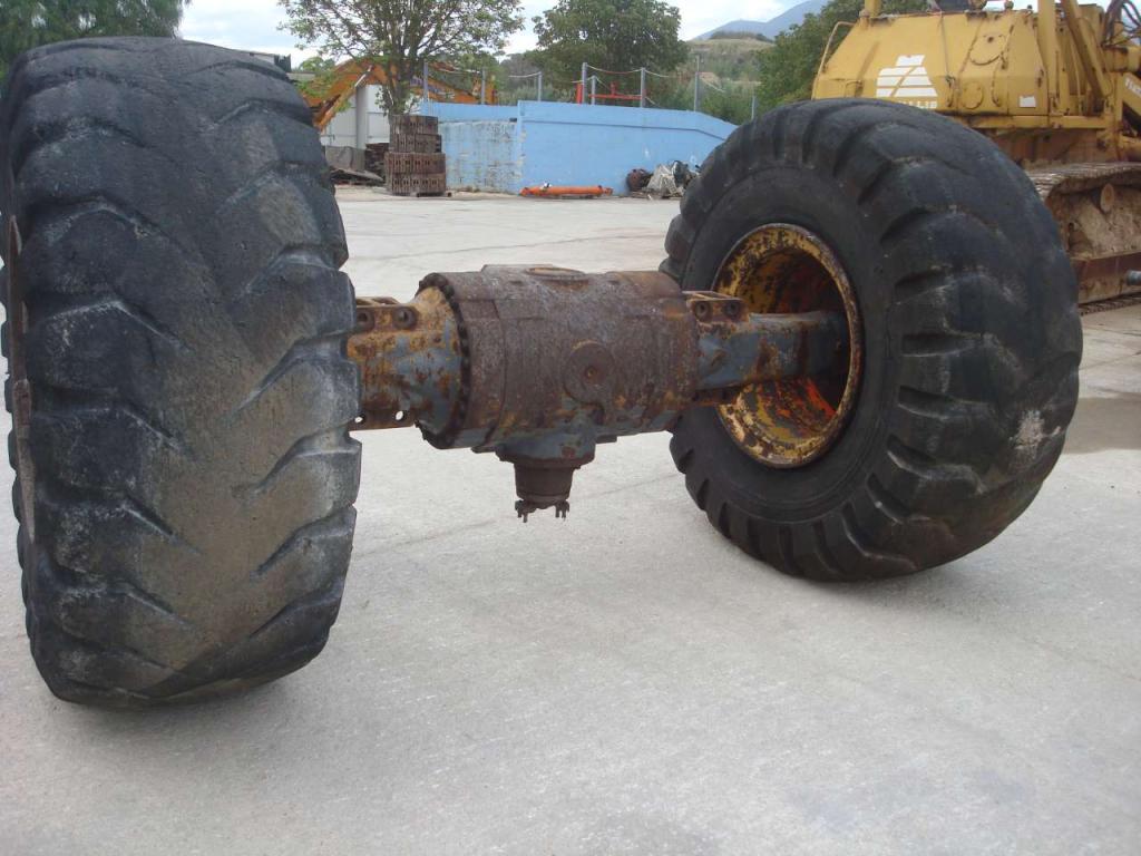 Front axle for Hitachi ZW220 Photo 1