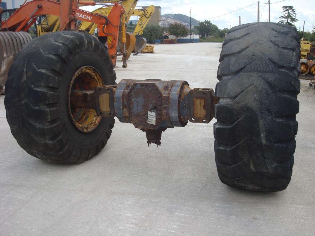 Front axle for Hitachi ZW220 Photo 4