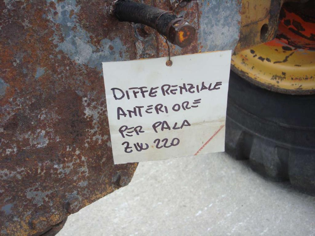 Front axle for Hitachi ZW220 Photo 7