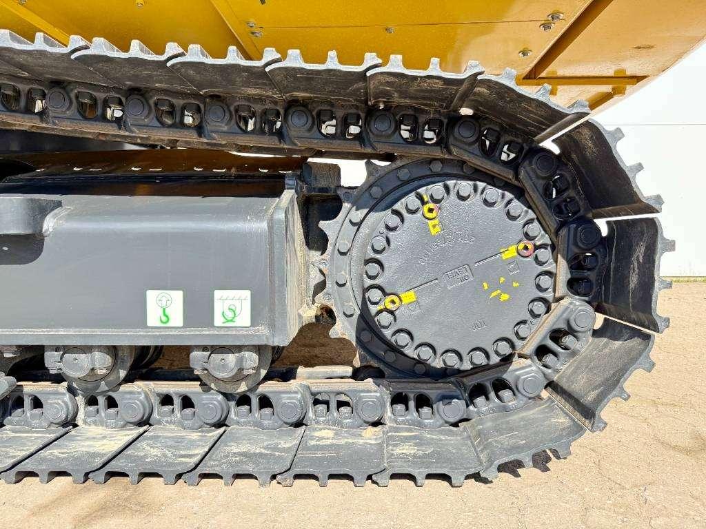 Komatsu PC210LC-10M0 - New / Unused / Hammer Lines Photo 17