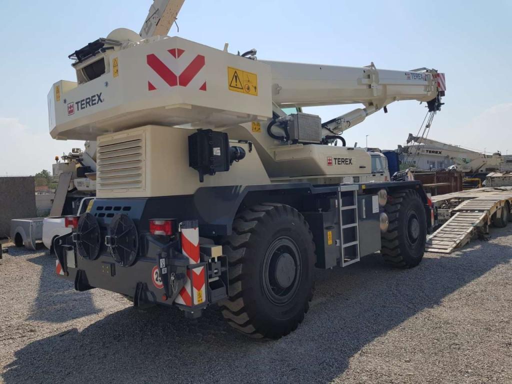 Terex RT1045L Photo 3