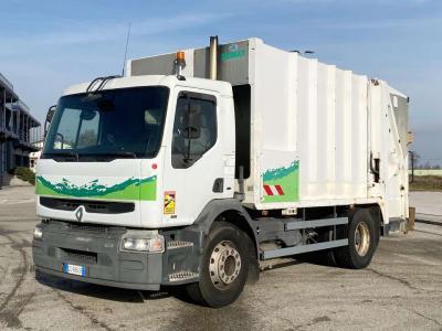 Renault 260 sold by Massucco T. Srl
