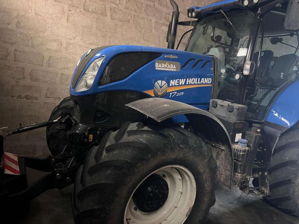 New Holland T 7.225 Photo 3