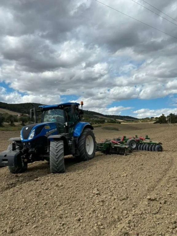 New Holland T 7.225 Photo 6