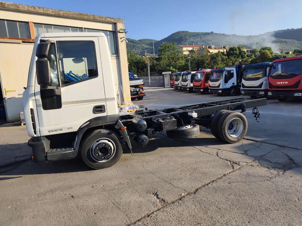 Iveco EUROCARGO 100E18 Photo 26