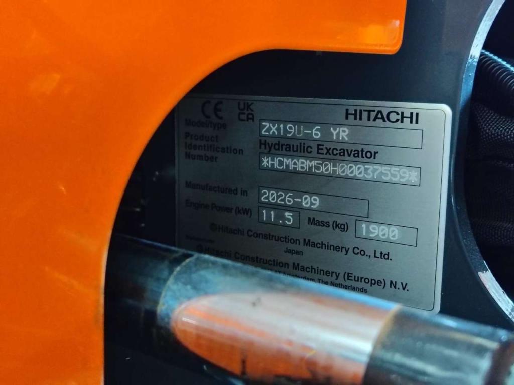 Hitachi ZX 19U-6 YR Photo 13
