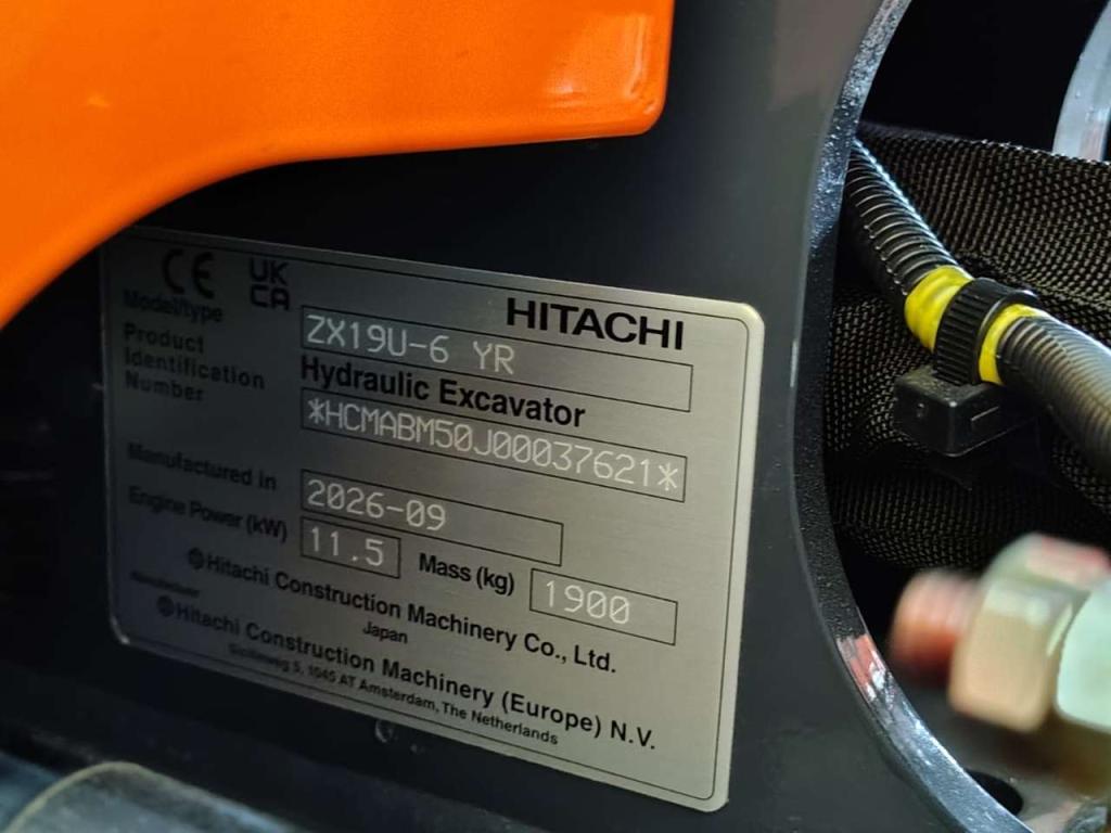 Hitachi ZX 19U-6 YR Photo 14