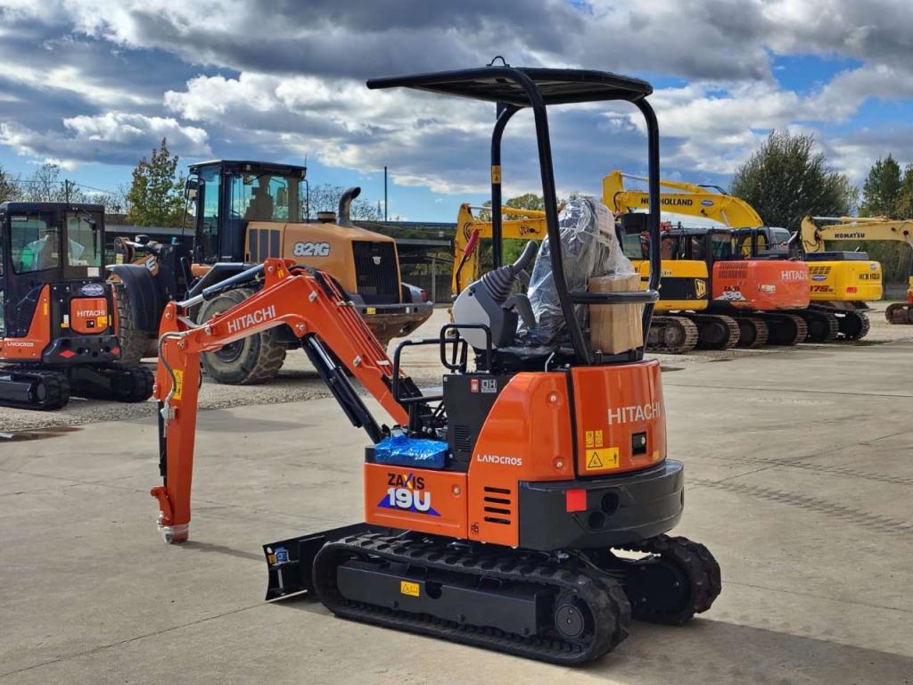 Hitachi ZX 19U-6 YR Photo 3