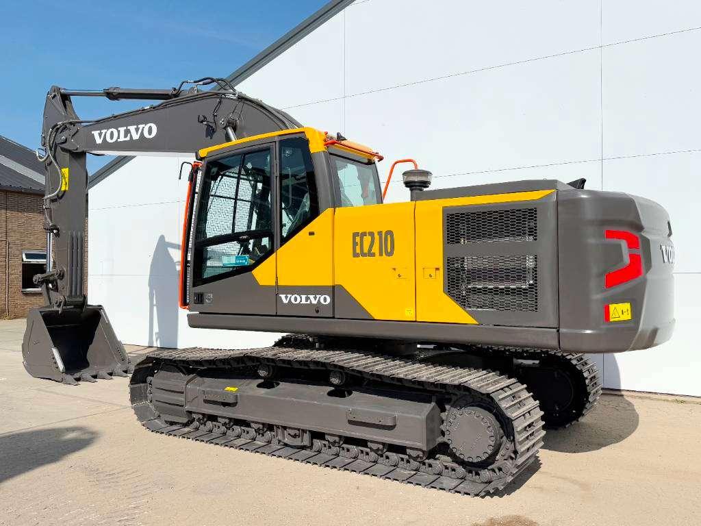 Volvo EC210 NEW / UNUSED (EC220DL) Photo 3