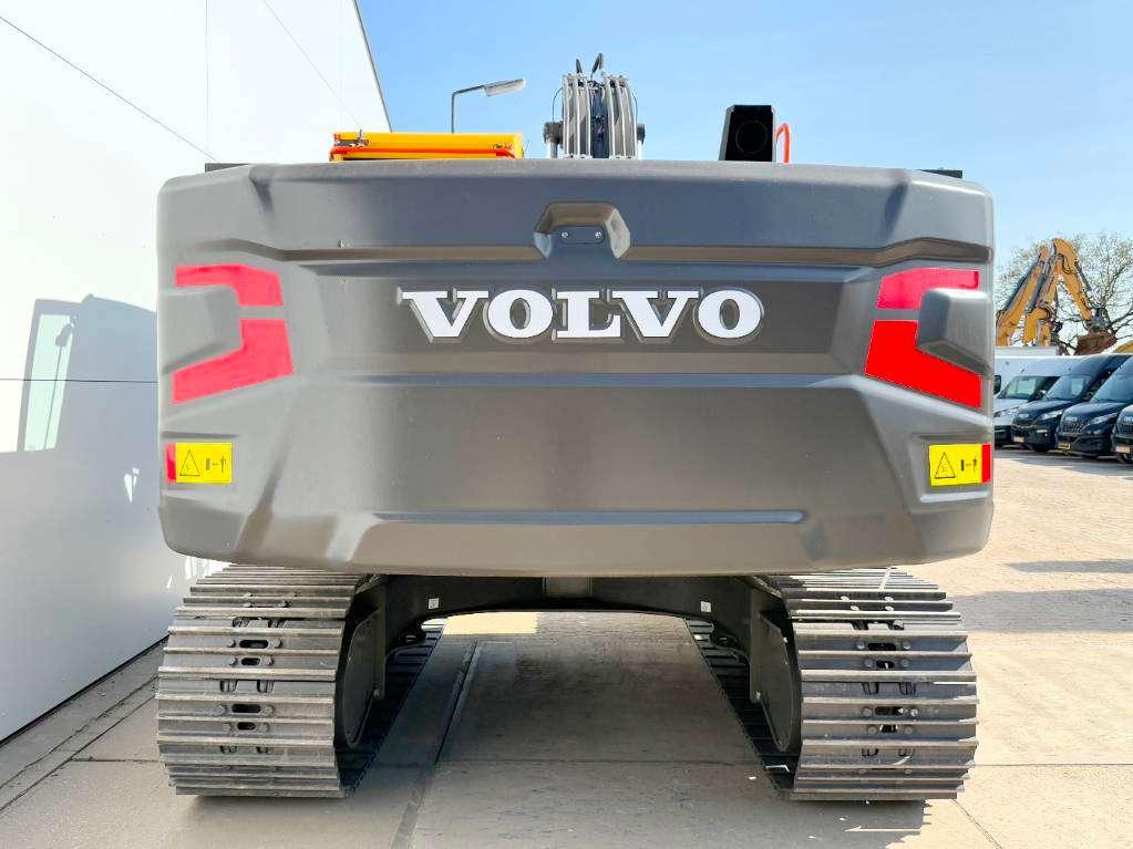 Volvo EC210 NEW / UNUSED (EC220DL) Photo 4