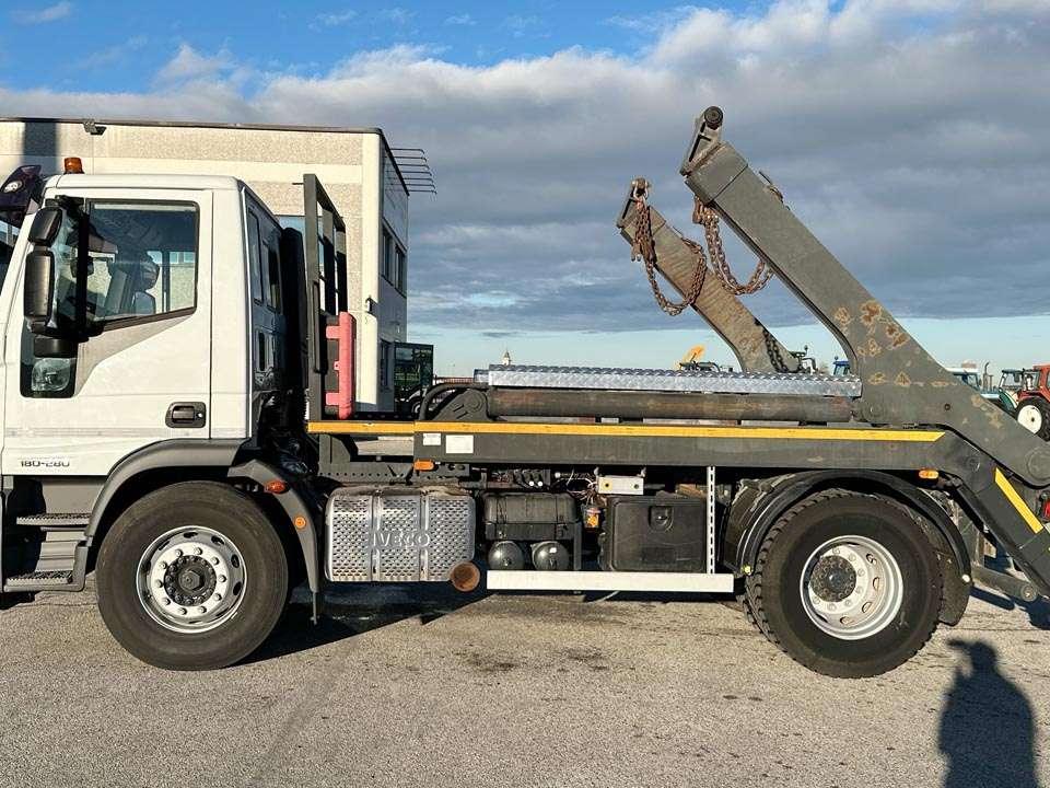 Iveco EUROCARGO 180-280 4x2 Photo 2