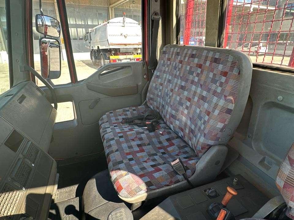 Iveco Eurocargo 100E18 4X2 Photo 16