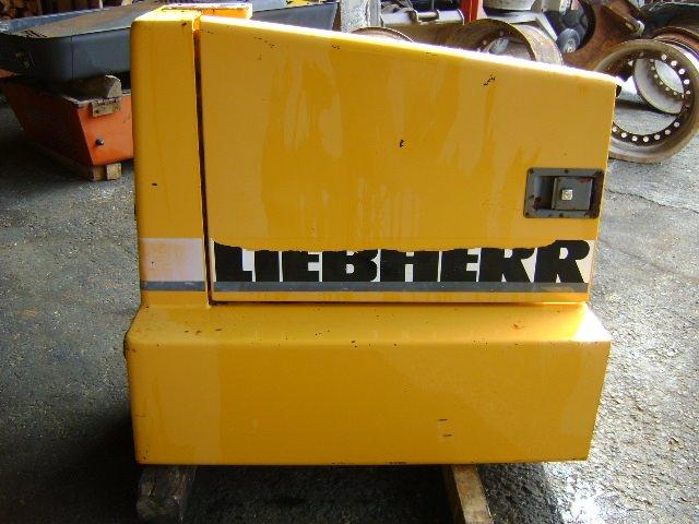 Oil tank for Liebherr 632 Photo 1