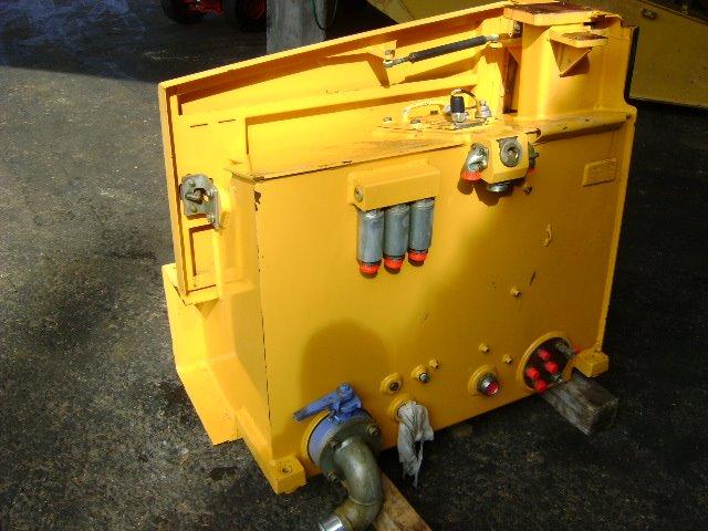 Oil tank for Liebherr 632 Photo 2