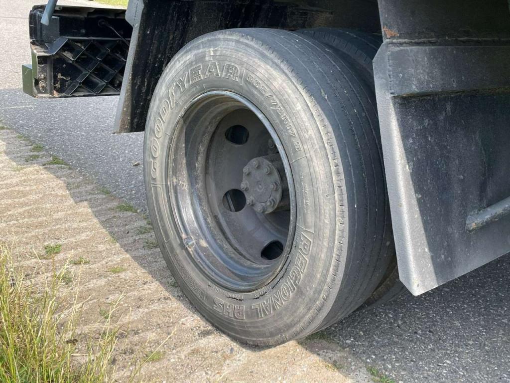 Mercedes-Benz 4x2 809D Photo 17