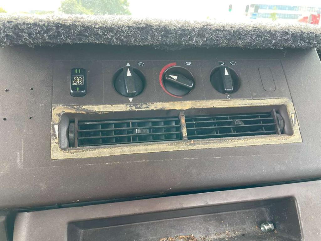 Mercedes-Benz 4x2 809D Photo 22