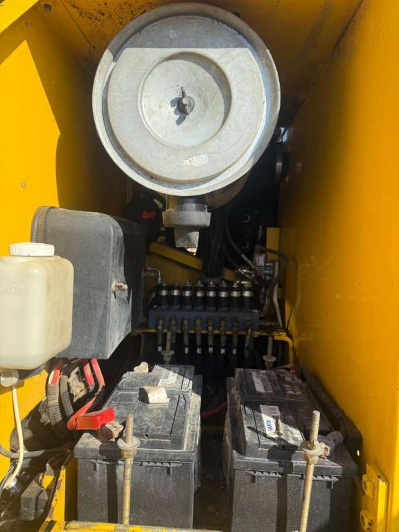 New Holland E215 Photo 14