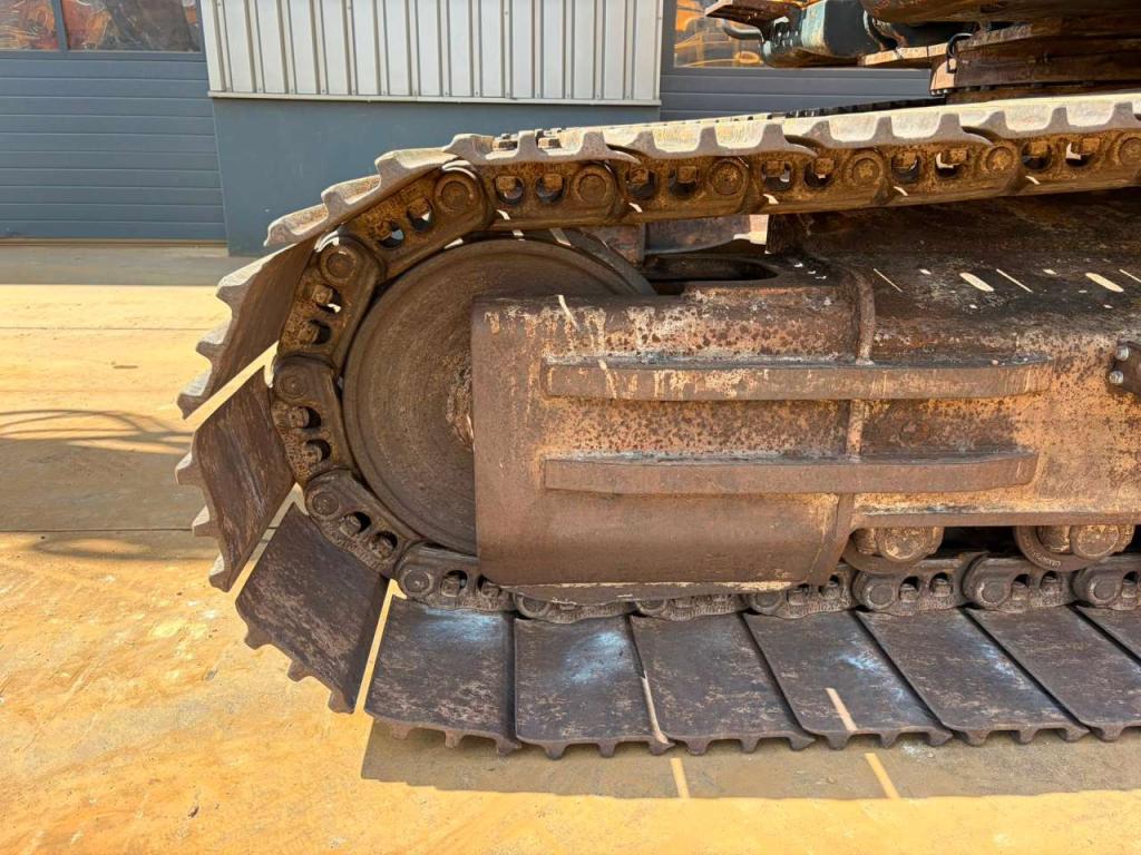 Hyundai HX330 Photo 11