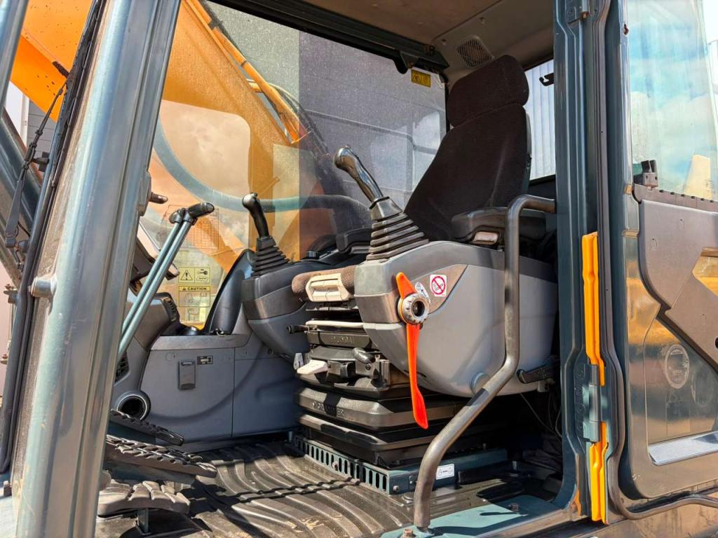 Hyundai HX330 Photo 20