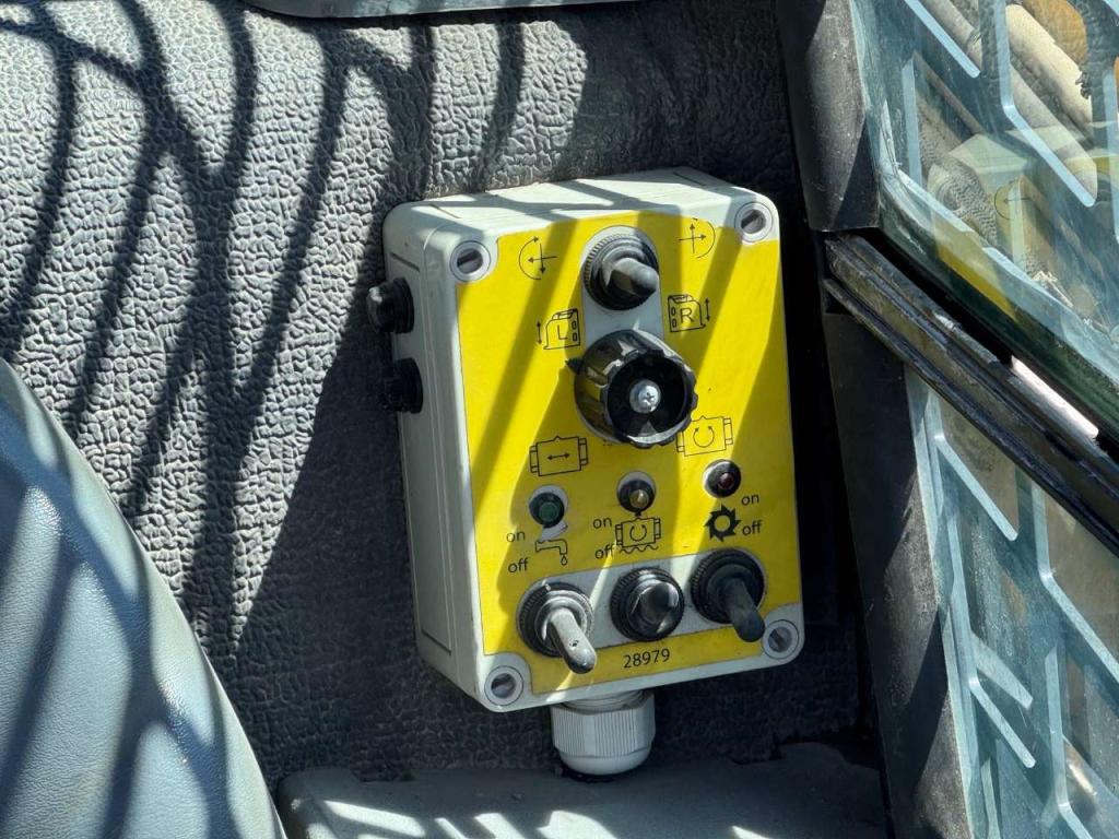 Gehl R260 Photo 9